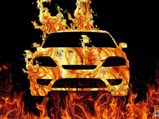 Автомобиль сгорел вместе с гаражом в Кузбассе