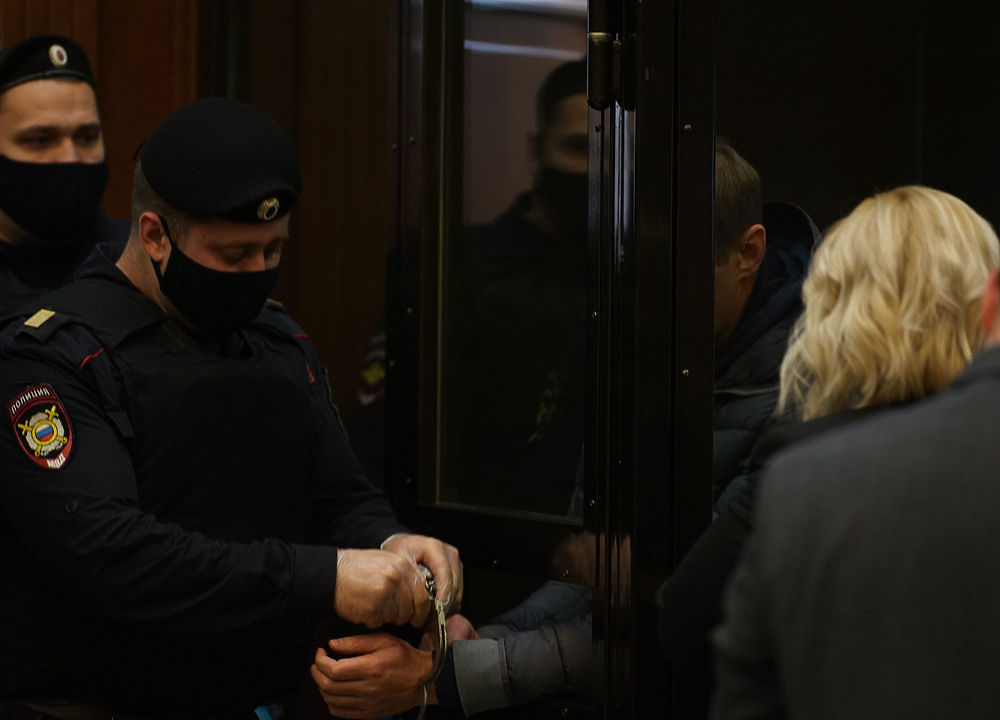 Лицо Навального в суде: кадры заседания 