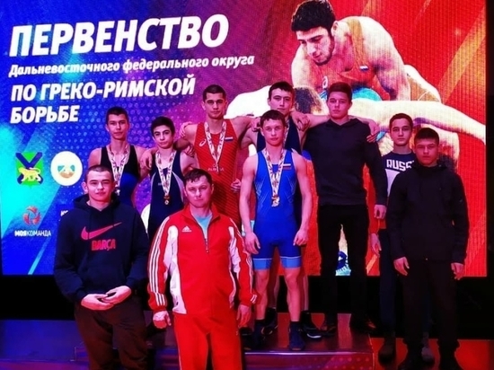 Пять медалей завоевали забайкальские борцы во Владивостоке