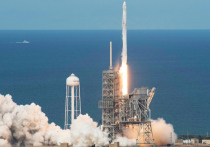 Компания Илона Маска SpaceX планирует впервые запустить в космос ракету Falcon 9 с целиком «гражданским» экипажем к концу 2021 года