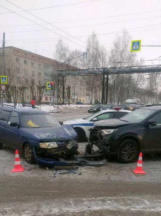 В Йошкар-Оле ищут очевидцев ДТП, случившегося 30 января