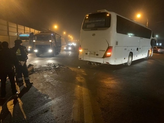 Пассажирка микроавтобуса пострадала в ДТП с автобусом под Ростовом