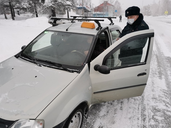 Качканарская полиция возбудила дело против таксиста с фальшивыми правами