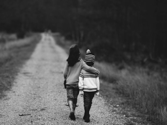 Макеевчанку, бросившую двоих дочек, лишат родительских прав