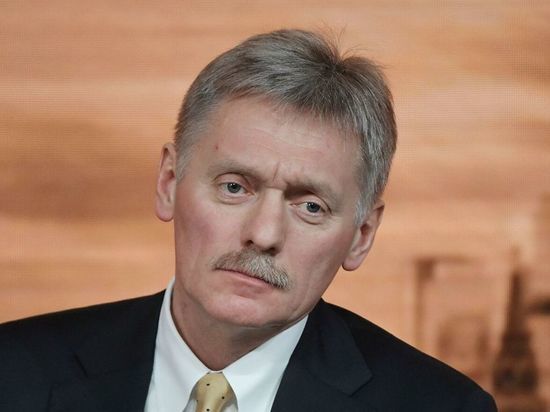 Песков призвал отказаться от параллелей между Белоруссией и Россией