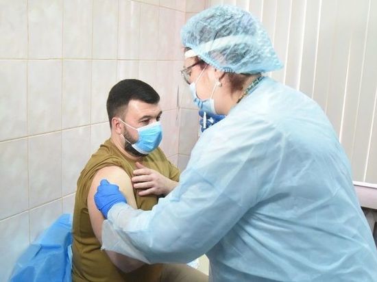 Вакцинация в ДНР: как чувствуют себя первые привившиеся