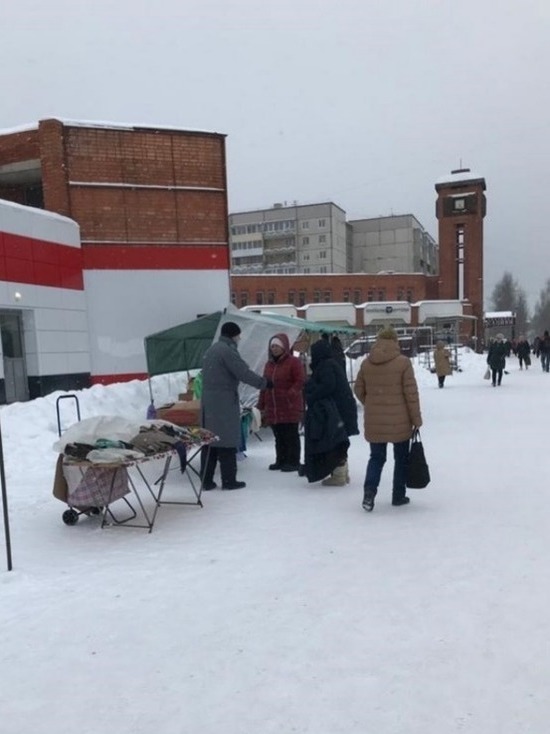 Уличные торговцы сухофруктами получили от мэрии на орехи