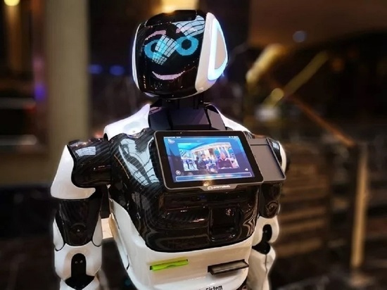 В Калуге на работу в МФЦ принят робот-помощник
