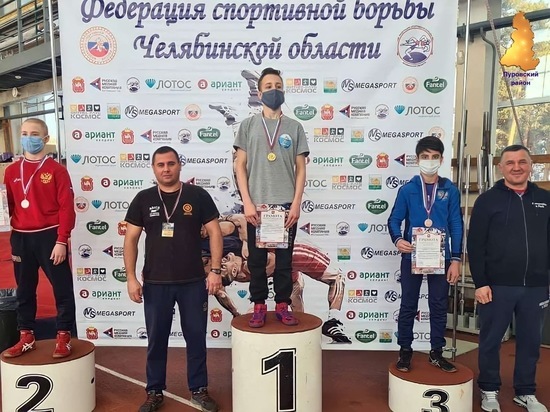 Юные борцы из ЯНАО завоевали 4 медали на первенстве УрФО