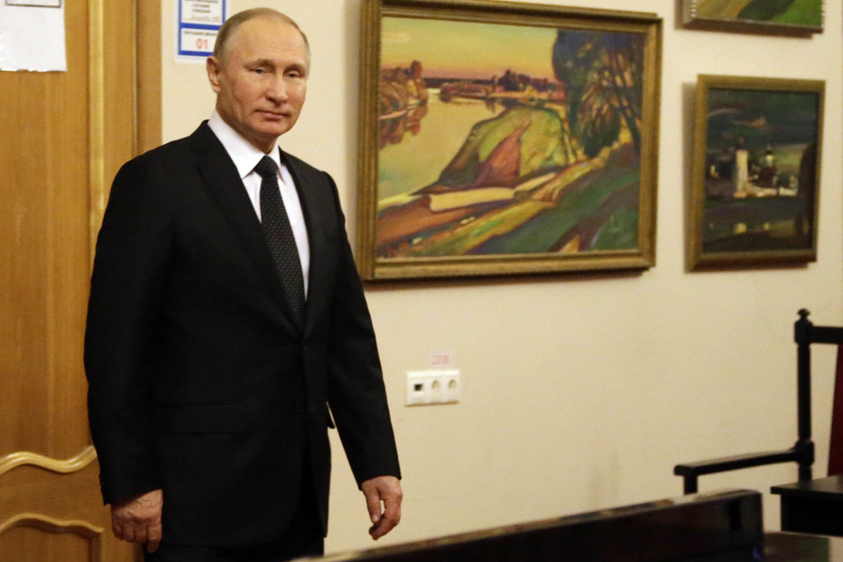 Путин награждает киркорова фото