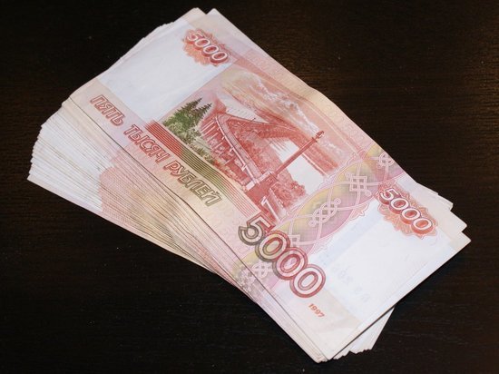 Таксист из Бийска убедил пенсионерку не отдавать крупную сумму мошенникам