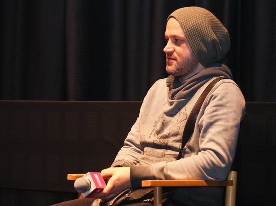 «Затащил ее в квартиру и повалил на пол»