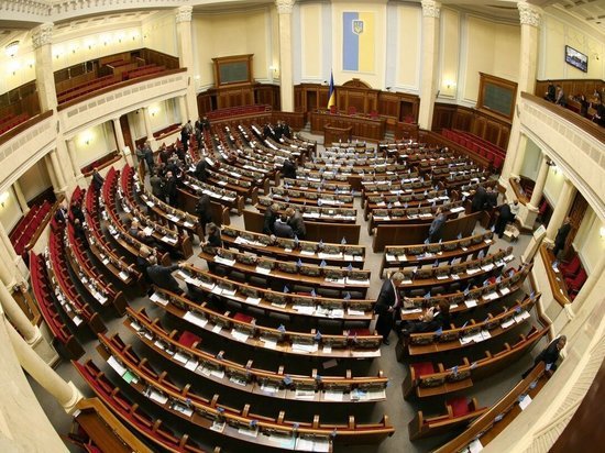 СНБО Украины анонсировал санкции против ряда депутатов Рады