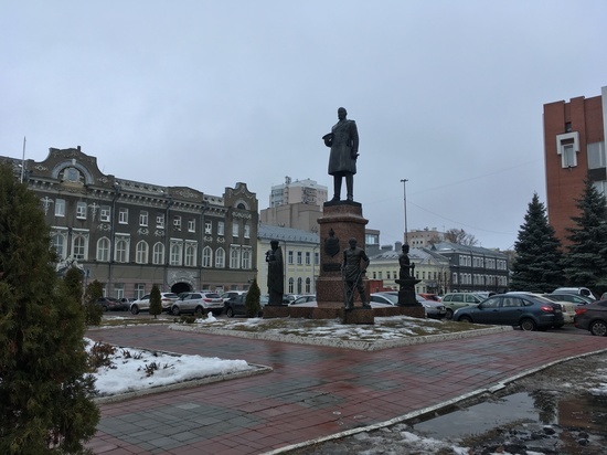 Вандалы надругались над саратовским памятником Столыпину