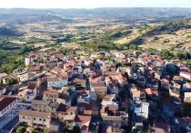 Мэр крошечного итальянского городка Онифери (остров Сардиния) официально запретил жителям болеть коронавирусом