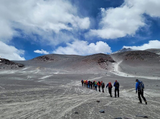 Жительница Улан-Удэ покорила вершину самого высокого вулкана в мире