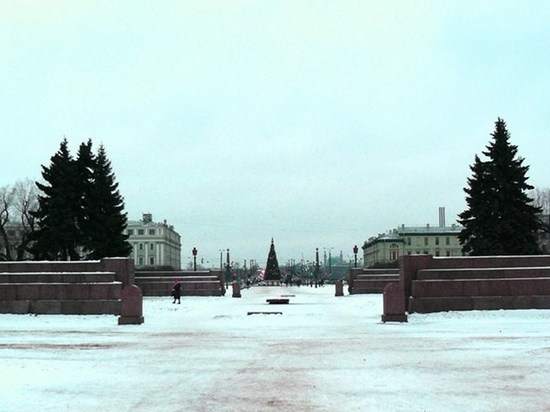Власти Санкт-Петербурга перекрыли центр города
