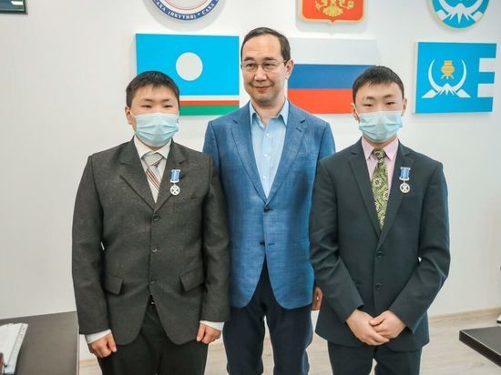 Братья-герои из Якутии получили заслуженные награды за спасение утопающего