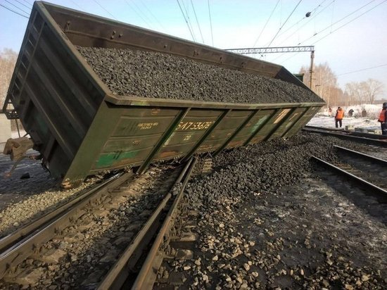 Задержки поездов ожидаются в Забайкалье из-за схода 16 грузовых вагонов