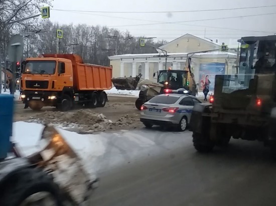 Во Владимире устраняли последствия серьезной коммунальной аварии