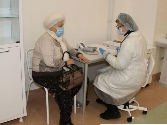 Пожилые жители Серпухова продолжили вакцинироваться от COVID-19