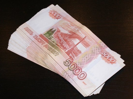 90-летний дедушка потерял на улице в Великих Луках 400 тысяч рублей