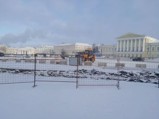 В самом центре Костромы — очередной ремонт от ТГК-2, самое время