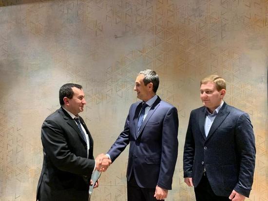 Роман Амстиславский встретился с помощником Полномочного представителя Президента РФ в СКФО