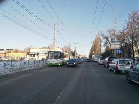 В Тамбове пенсионерка упала в автобусе и получила  травмы