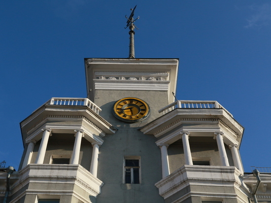 Уличные часы в Барнауле обновят за полмиллиона рублей