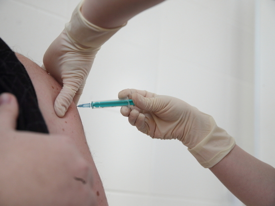 В Общественной палате Татарстана прошло заседание экспертного круглого стола «Вакцинация — 100 и 1 миф о прививках против коронавируса».