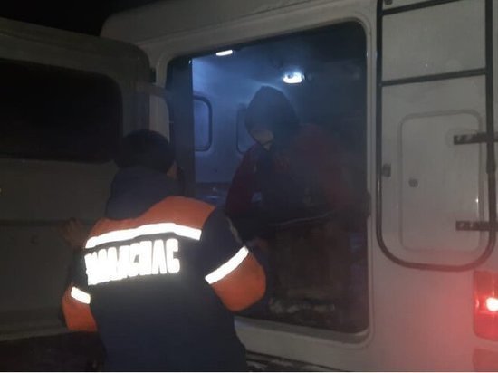 Спасатели вывезли из тундры Ямала попавшую в беду семью кочевников с детьми