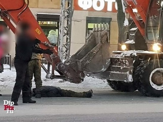  Не приходя в сознание, умер петрозаводчанин, которого сбил экскаватор