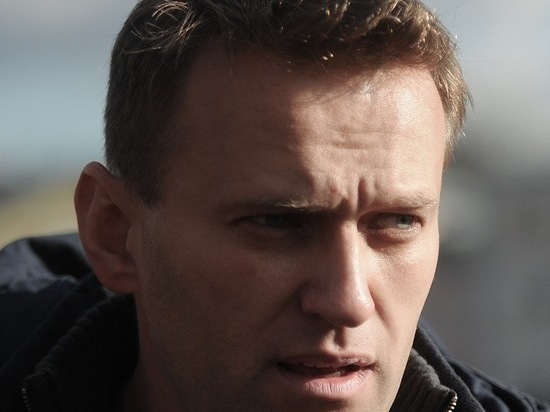 Навального снова доставят в суд по делу о клевете