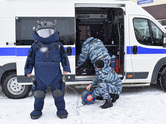В Рыбинске из-за забытого пакета эвакуировали школу