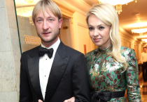 Адвокат Яны Рудковской Анна Бутырина подчеркнула, что сына продюсера 8-летнего Александра Плющенко, широко известного по семейному прозвищу Гном Гномыч, экспертиза признала полностью здоровым