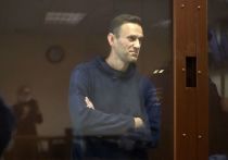 В Бабушкинском суде Москвы 12 февраля с 10 утра продолжается заседание по делу против Алексея Навального о клевете на ветерана Игната Артеменко. Обвинение считает, что Навальный оскорбил Артеменко после появления его в ролике за изменения в Конституцию, политику грозит крупный штраф.  Фигуранта привезут на суд из "Матросской тишины". Прошлое заседание закончилось на середине допроса внука ветерана. Мы ведем онлайн-трансляцию из Бабушкинского суда. 