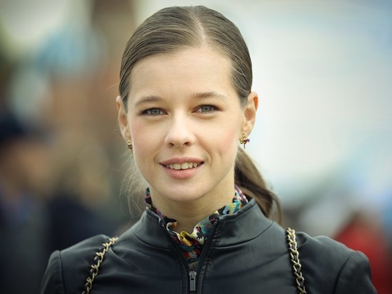 Екатерина Шпица восхитила Сеть проникновенным исполнением хита "Зимний сад"
