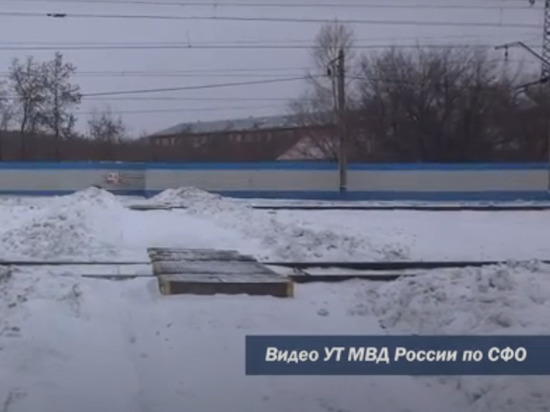 Кузбассовец попал под поезд, пытаясь спасти от столкновения свой багаж