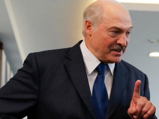 Лукашенко обрушился на айфоны: их американцы прослушивают
