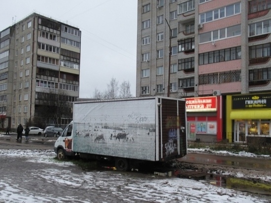 «Ларек на колесах»: неприглядное транспортное средство  заставило мэрию Петрозаводска действовать