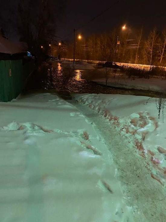 В Ярославле из-за аварии на водопроводе затопило часть Дзержинского района