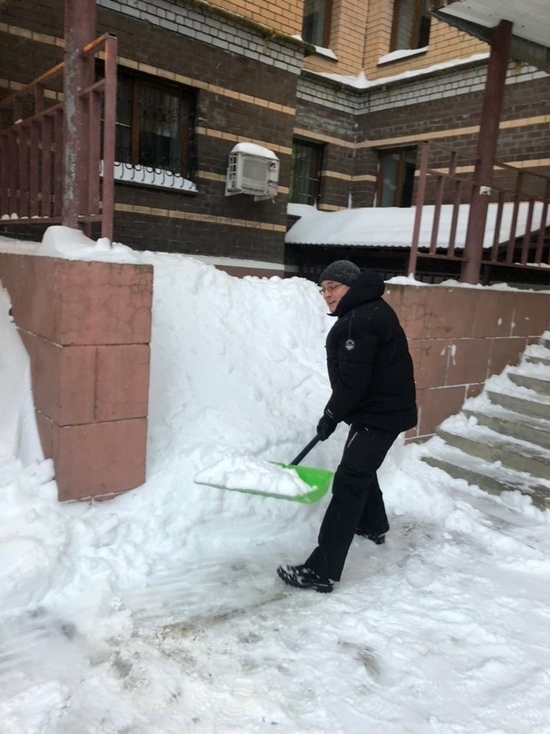 Калужан призвали взять лопаты и выйти на расчистку города от снега