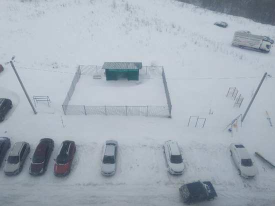 Жители Алтуховки не могут вырваться из снежного плена после снегопада в Смоленске