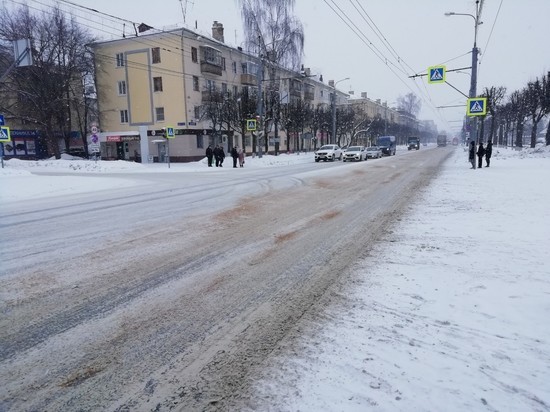 Коммунальщики Йошкар-Олы ликвидируют последствия снегопада
