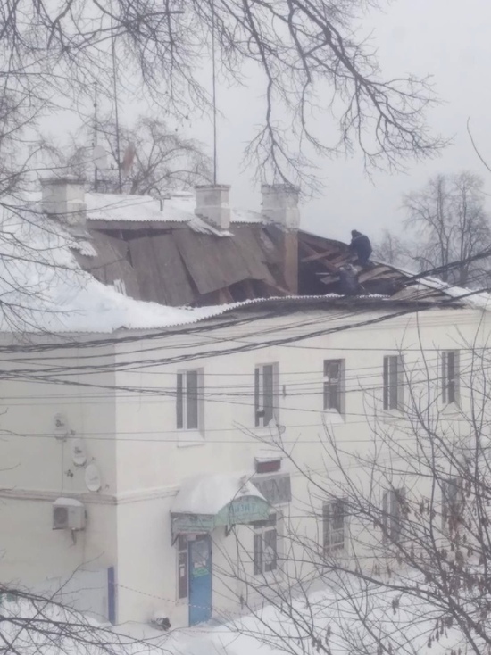 В жилом доме Козельска рухнула крыша