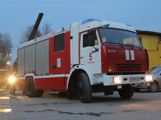 Пожар случился вечером 13 февраля на улице Фрунзе в Смоленске
