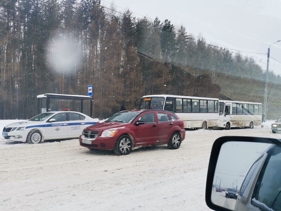 В Иванове два пассажирских автобуса попали в аварию на остановке