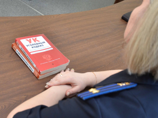 Мужчина зашел в магазин под видом покупателя и вынес музыкальную колонку, системный блок и жесткий диск