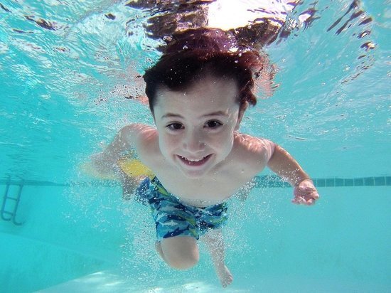 В Донецке прошло первенство по плаванию среди детей